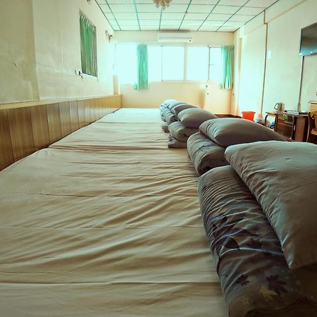 Sun Moon Lake Fisherman Homestay Юйчи Номер фото