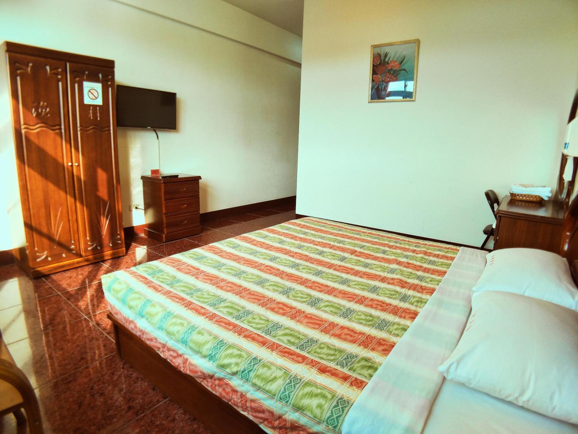 Sun Moon Lake Fisherman Homestay Юйчи Номер фото