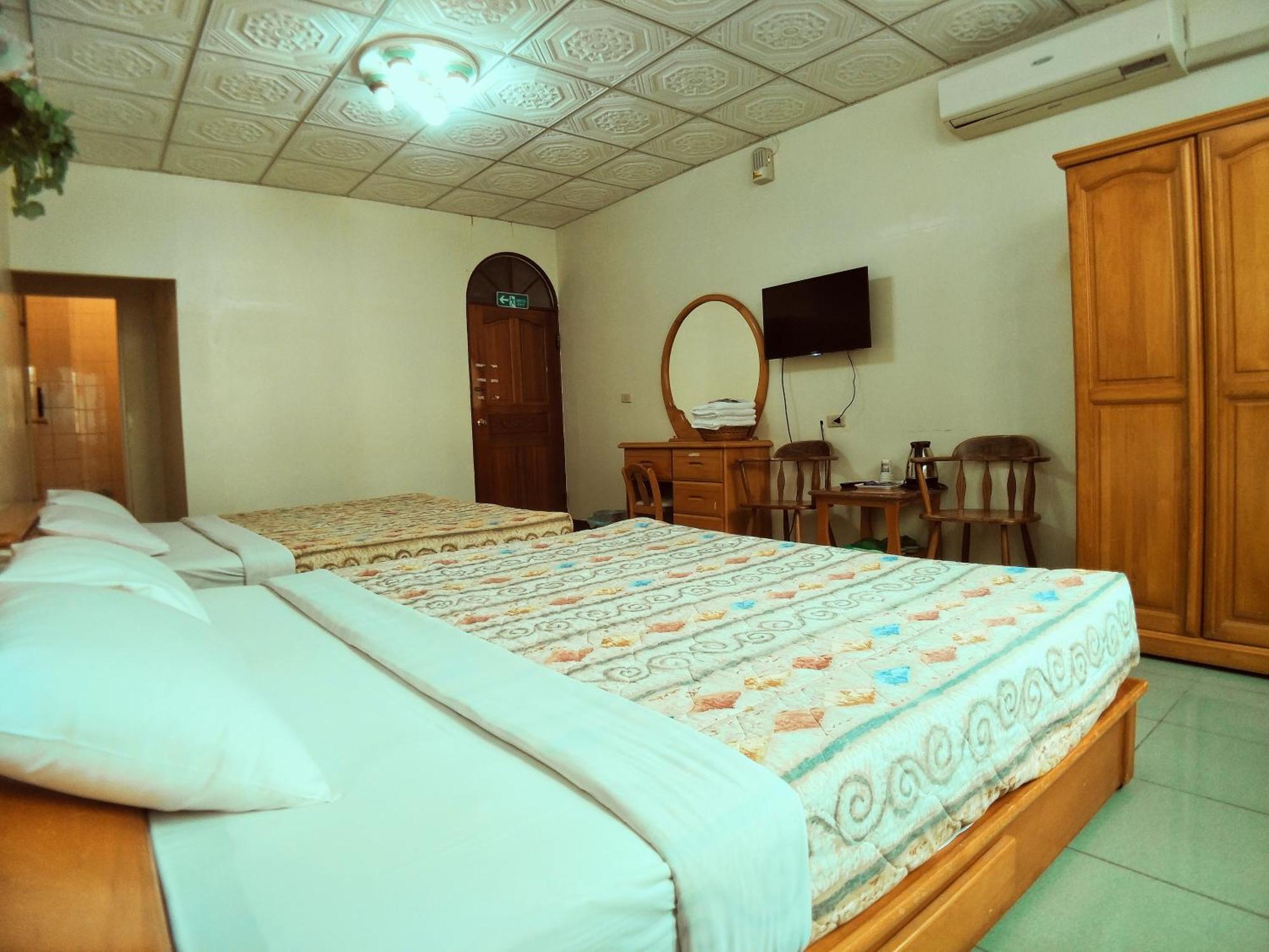 Sun Moon Lake Fisherman Homestay Юйчи Номер фото