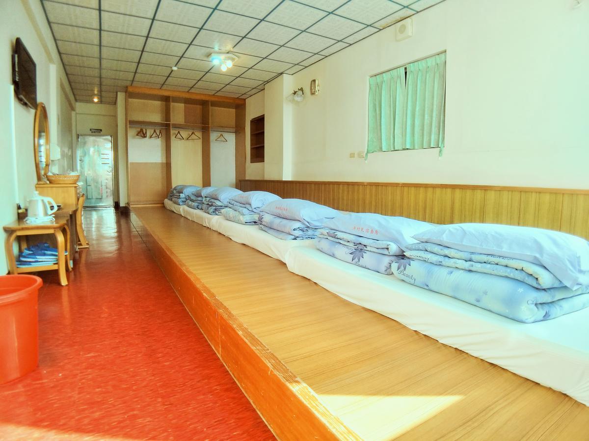 Sun Moon Lake Fisherman Homestay Юйчи Экстерьер фото